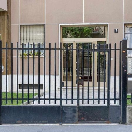 Milano City Apartments - Parking And Comfort - Spacious Apt Up To 8 Pax Buitenkant foto