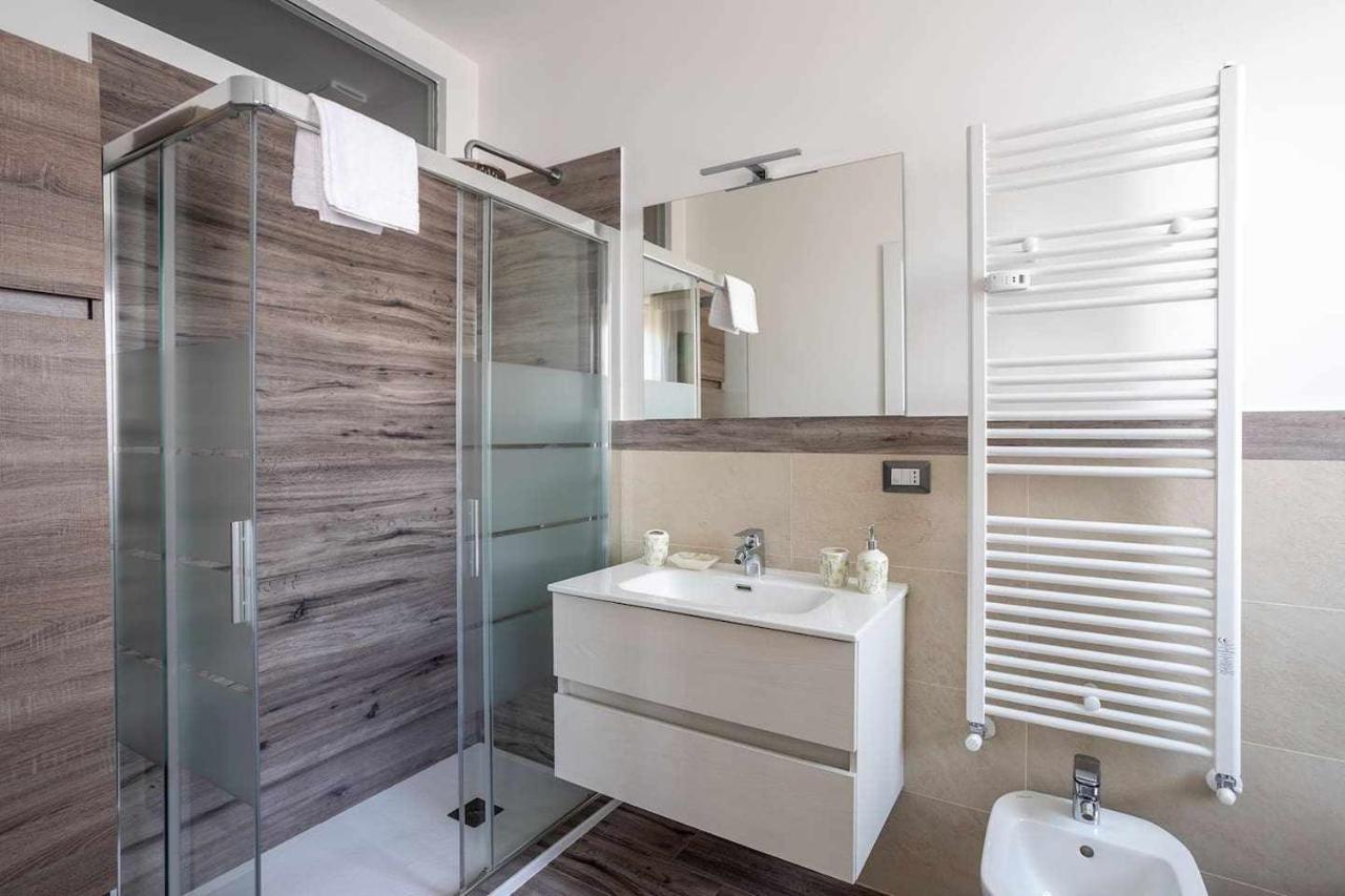 Milano City Apartments - Parking And Comfort - Spacious Apt Up To 8 Pax Buitenkant foto