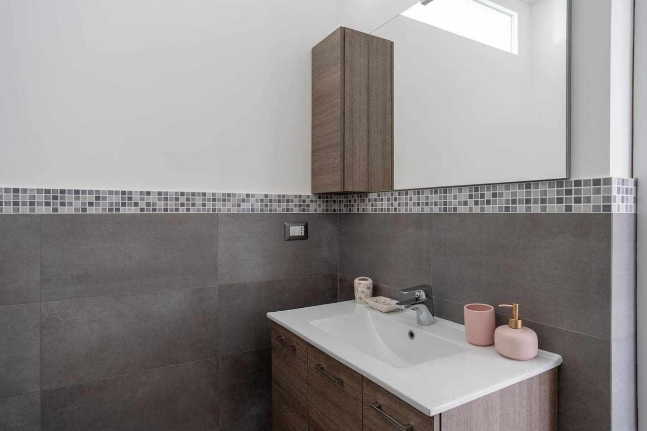 Milano City Apartments - Parking And Comfort - Spacious Apt Up To 8 Pax Buitenkant foto