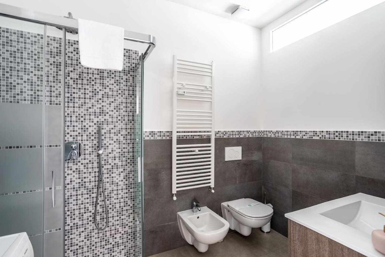 Milano City Apartments - Parking And Comfort - Spacious Apt Up To 8 Pax Buitenkant foto