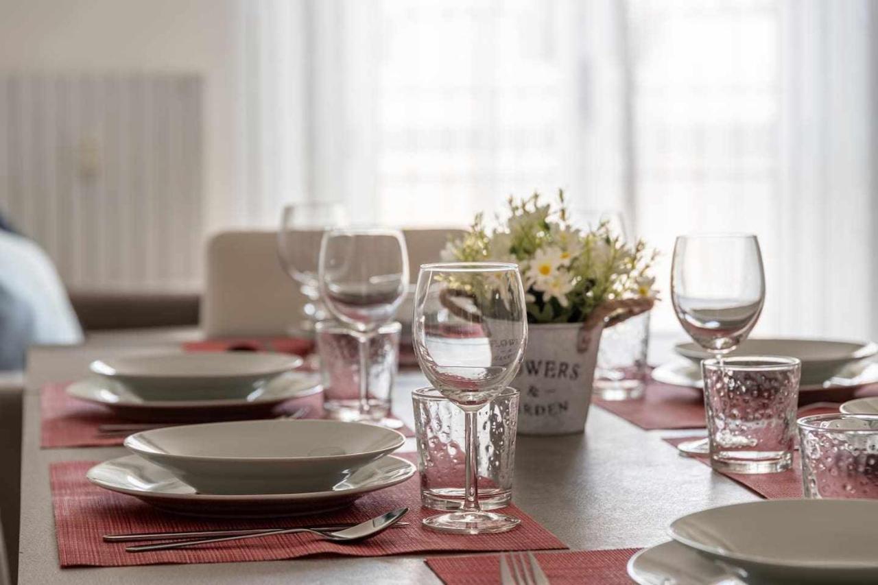 Milano City Apartments - Parking And Comfort - Spacious Apt Up To 8 Pax Buitenkant foto